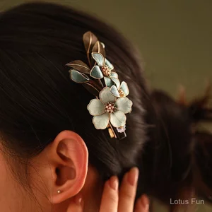 Phong Cách Trung Hoa Mới - Kẹp Tóc Hoa Gỗ Đàn Hương Handmade, Phụ Kiện Hanfu Cho Mùa Xuân