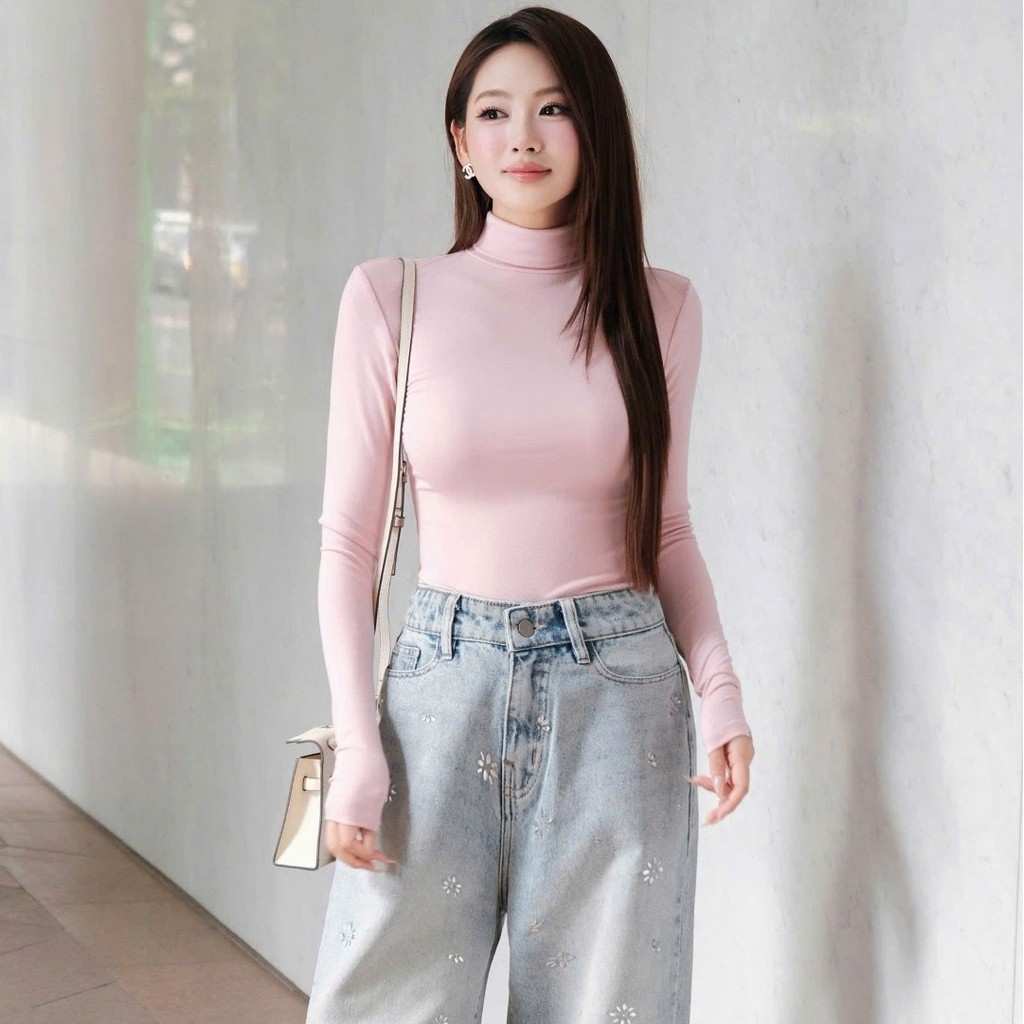 Quần jeans suông Khiết tone xanh nhạt trendy phối đính hoa đá lấp lánh, phong cách daily năng động KQ571