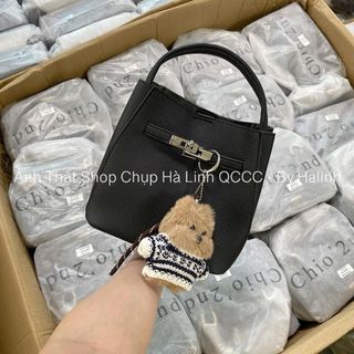 Túi Đeo Chéo Dáng Giỏ Quai Xách Kèm Charm Gấu Hot Hit