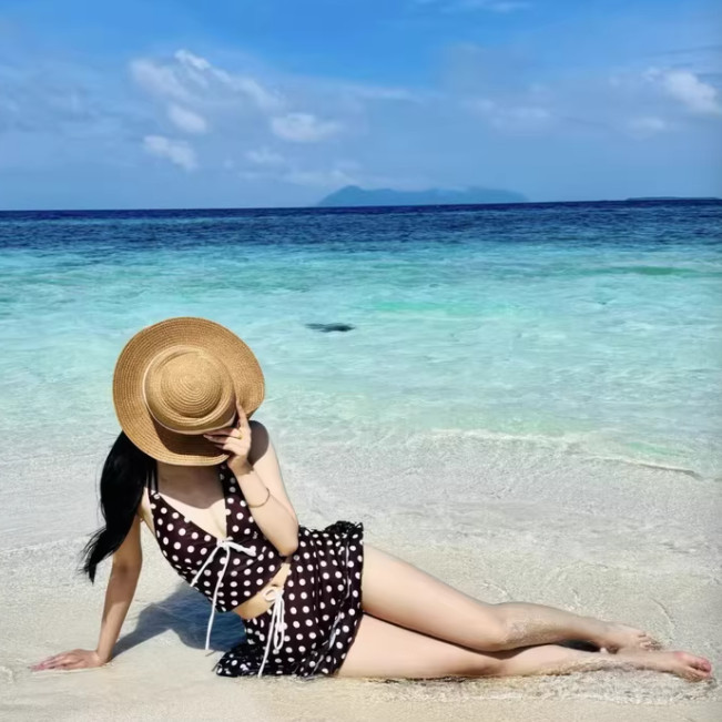 Áo Tắm Bikini Ba Mảnh Retro Chấm Bi Cổ Điển Gợi Cảm Cho Nữ