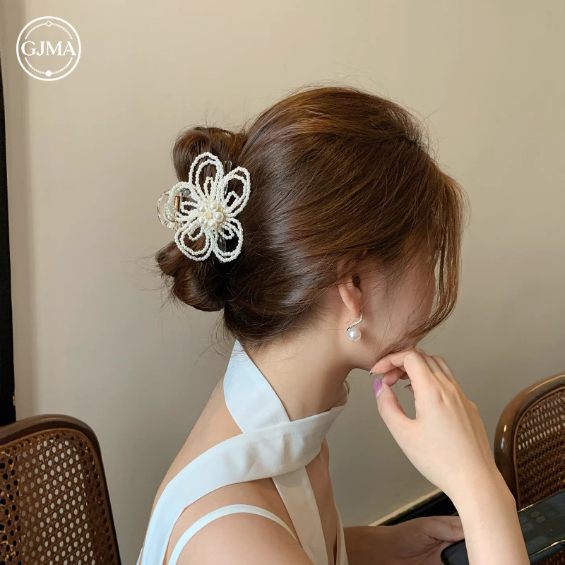 Kẹp móng vuốt ngọc trai giả màu be, phù hợp cho nữ, tạo kiểu tóc nửa đầu sang trọng