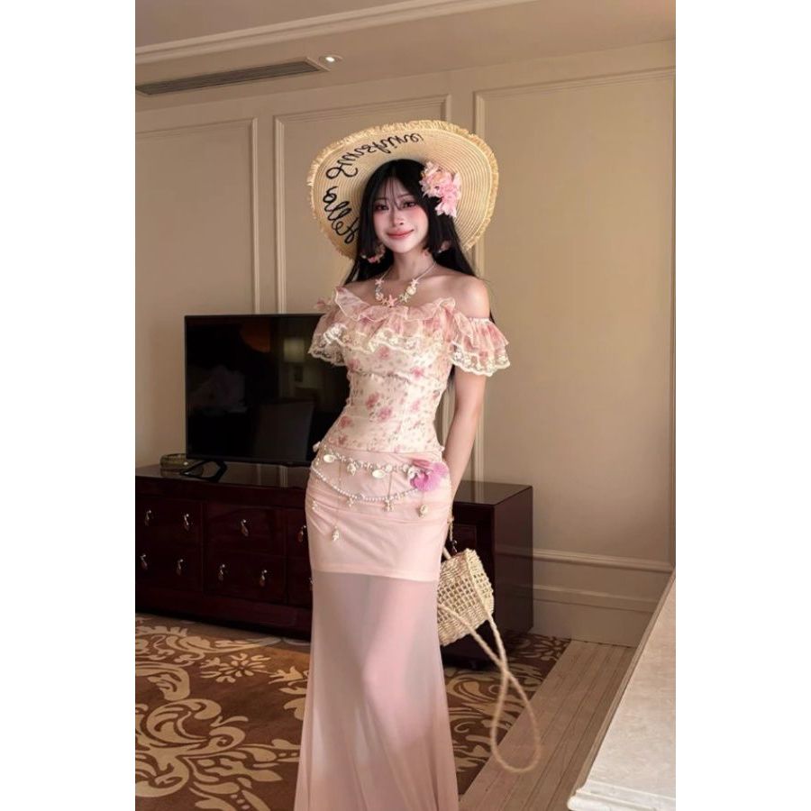 Top nữ họa tiết hoa khéo léo, dáng ôm body cao eo - phù hợp mùa xuân hè