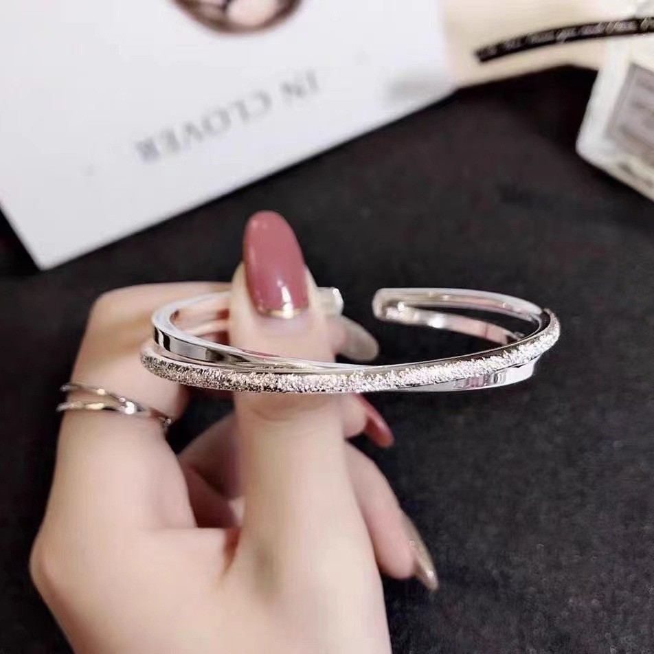Vòng tay nữAdjustable và Thiết Kế Đơn Giản, Phù Hợp với Xu hướng Thời Trang Hiện Đại
