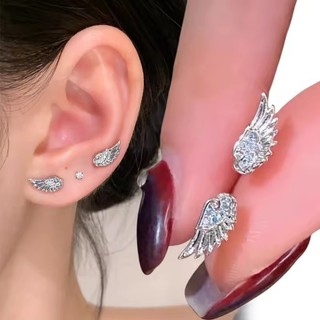 Bông tai thời trang dành cho nữ với thiết kế pha lê cổ điển, phù hợp phong cáchpunk rock đến urban, hợp kim nhẹ không gây dị ứng.