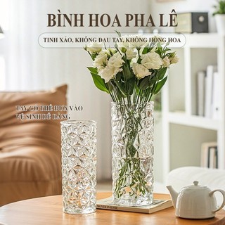 Bình Hoa Thủy Tinh thiết kế đơn giản tinh tế, phù hợp cắm hoa tươi trang trí tết tại nhà và quán