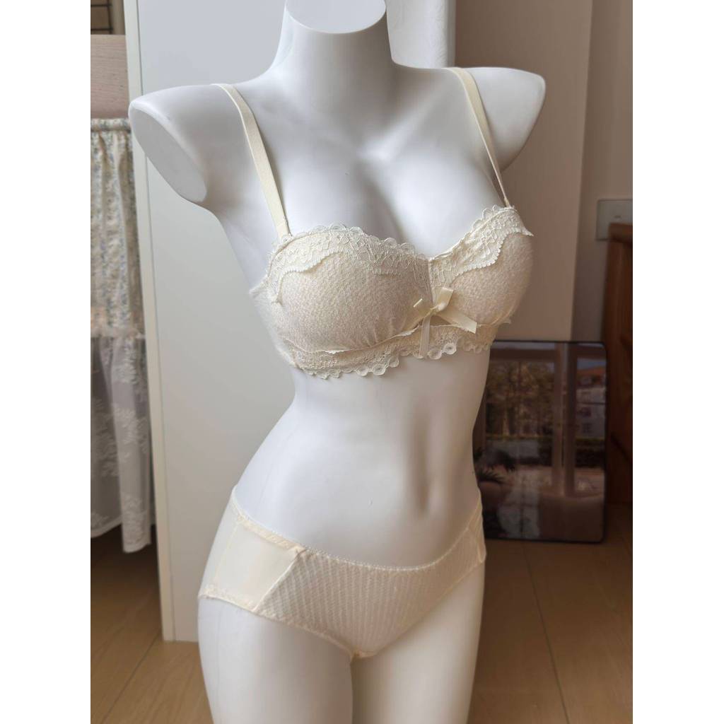 Bộ đồ lót nữ quây ren kiểu Pháp Áo ngực nhỏ gợi cảm Push Up Bra
