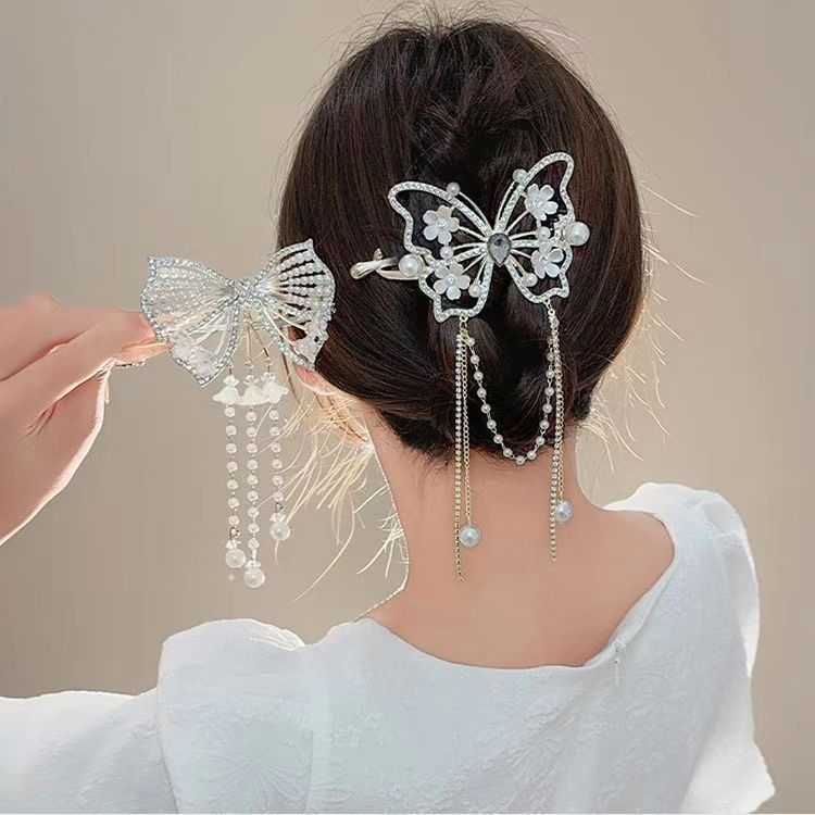 Kẹp Tóc Duoi Cá Tua Rua Với Ánh Sáng Sang Trọng Và Họa Tiết Bướm Xoắn - Phù Hợp Cho Làm Đẹp Đầu Sau