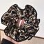 DUSKGLOW Big Satin Scrunchies, Dây buộc tóc voan hoa cổ điển, Phụ kiện tóc màu nâu co giãn lông tơ Phụ kiện tóc đuôi ngựa Bun kiểu tóc