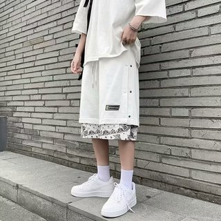 Quần short dạo phố có nhiều túi và dây thắt lưng co giãn