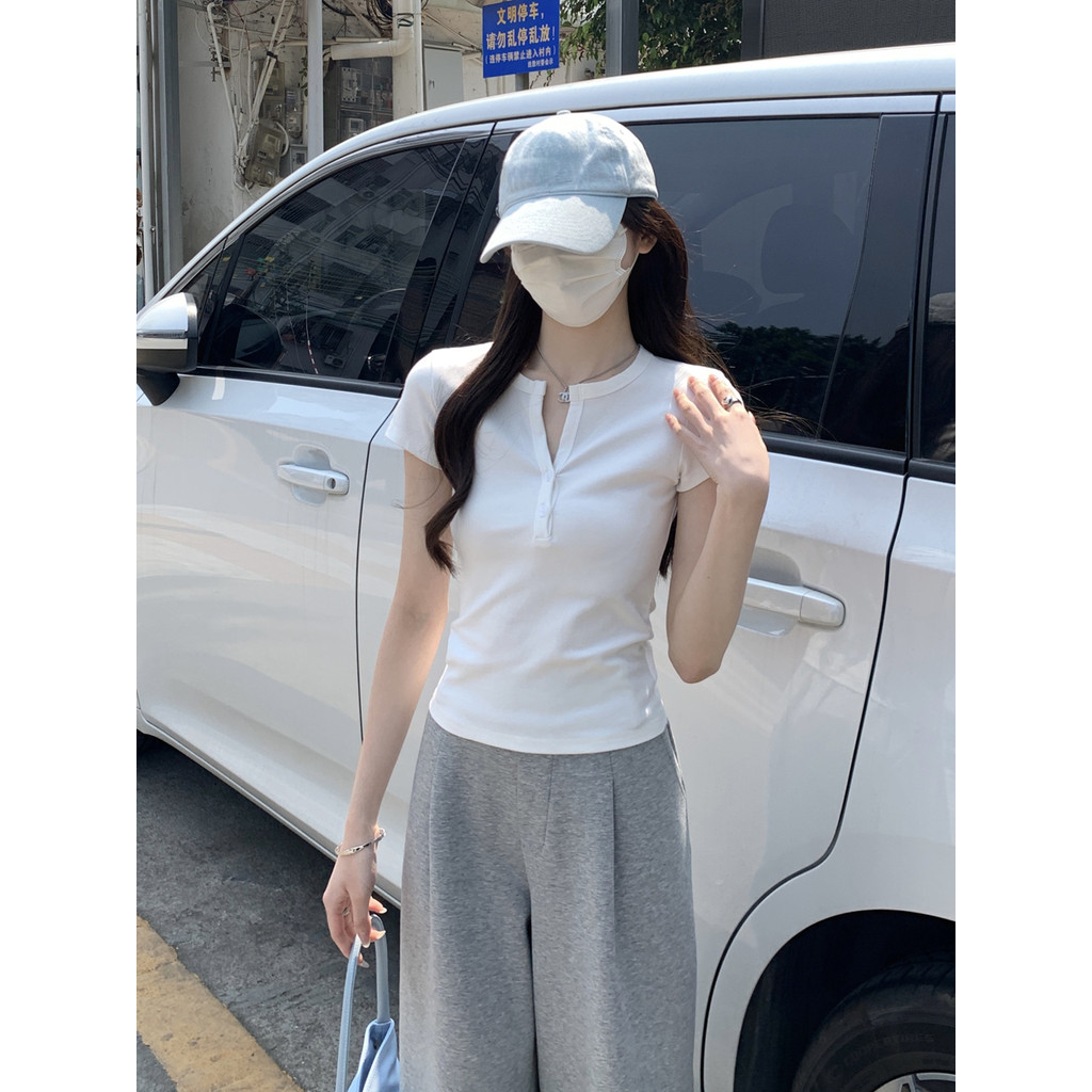 SUXI Áo thun cổ nửa mở nhẹ nhàng dành cho nữ mùa xuân mới 260225