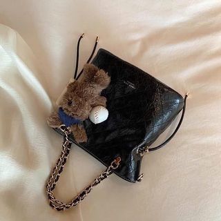 Túi Chio Hobo Rút Eo Trám Charm Gấu Bóng Chày