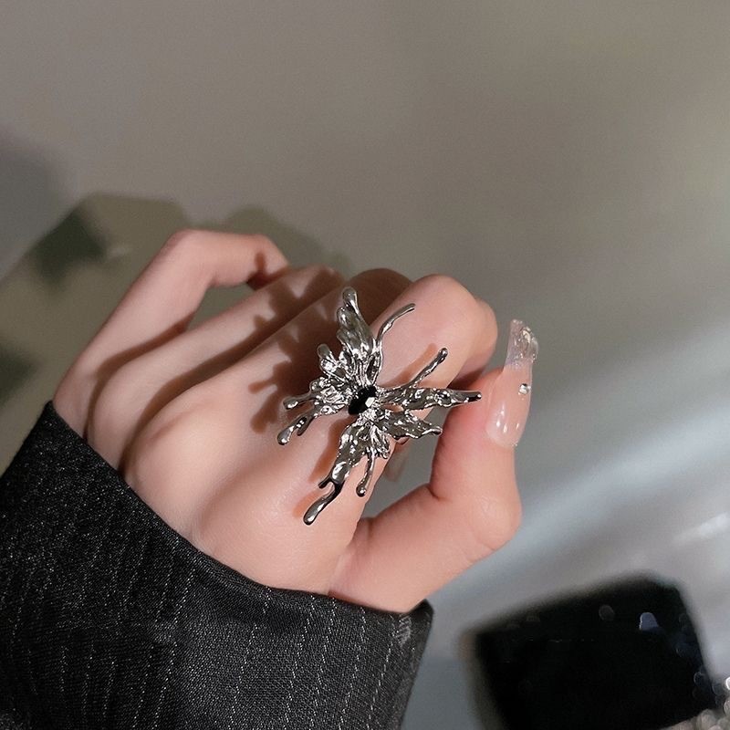 Bộ Nhẫn Phụ Nữ Với Kiểu Dáng Butterfly Mở, Thiết Kế Cao Cấp Và Sang Trọng, Phù Hợp Làm Quà Tặng