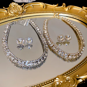 Bộ trang sức choker và bông tai đính đá, đinh tán - Phụ kiện cô dâu trang trọng