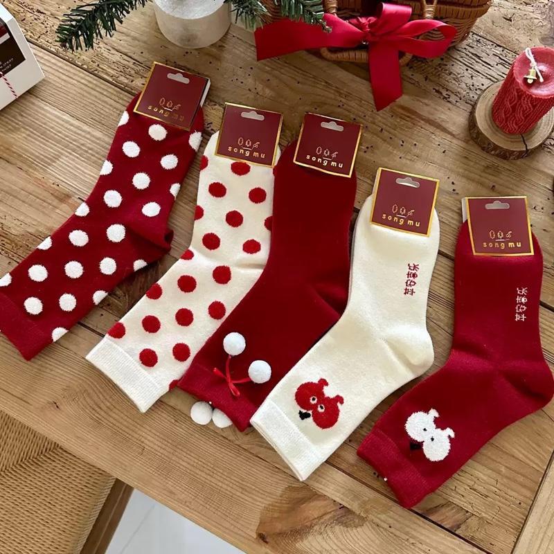 Tất 2026 Màu Trắng Đỏ Thêu Nơ Dành Cho Nữ Phong Cách Trẻ Trung Năng Động Cotton Nhung Mềm Mịn Thoáng Mát Hút Ẩm