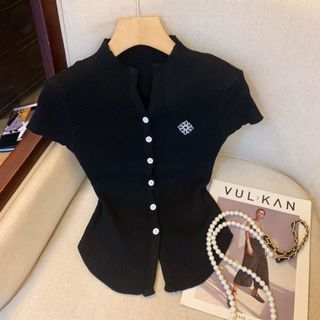 Ao len thêu slim-fit tay ngắn màu hồng, phong cách Nhật Bản giúp giảm tuổi, phù hợp mùa hè