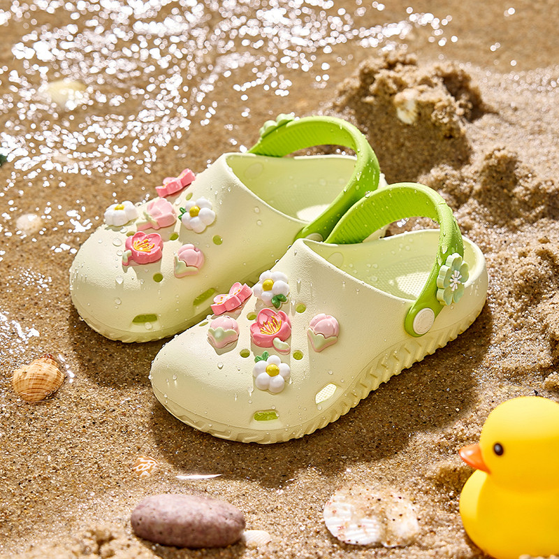 Cheerful Mario 5 tuổi+ Dép sục bé gái màu pastel tươi tắn và sành điệu với phụ kiện hoa anh đào thời trang và đẹp mắt