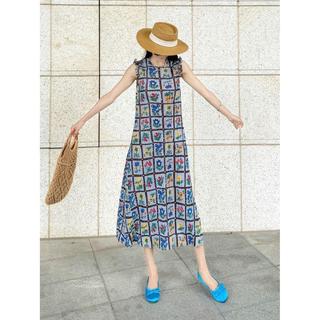 Đầm ôm dáng mùa hè phong cách mới Miyake không tay, cảm giác xếp ly cao cấp, phù hợp cho kỳ nghỉ biển