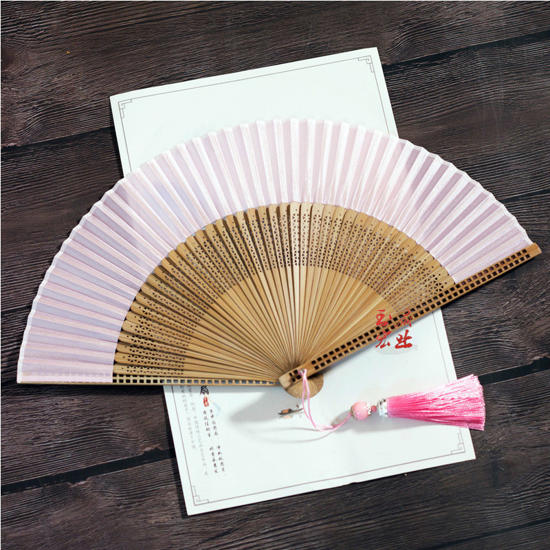 Quạt Gấp Cầm Tay Bằng Tre Cao Cấp - Thiết Kế Sang Trọng, Quạt Múa Cổ Trang, Phiên Bản Cao Cấp Kèm Tua Rua