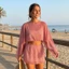 Bộ đồ hai mảnh mùa hè: Áo poncho lấp lánh và váy mini