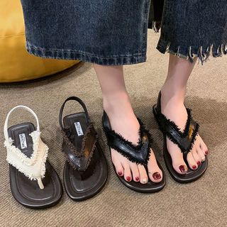 Giảm giá hấp dẫn!Giày Sandal La Mã Nữ Phong Cách Mới 2026 Thời Trang Mùa Hè Tất Cả Trận Đấu Retro Giày Đi Biển Đế Bằng