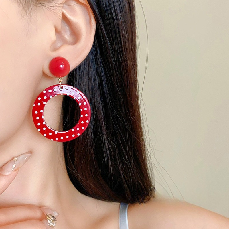 Bông tai thả hình tròn rỗng chấm bi màu đỏ, phong cách phương Tây Y2K cổ điển dành cho nữ