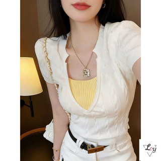 Áo Croptop Cổ Chữ V Tay Ngắn Màu Trắng - Thiết Kế Mới Phong Cách Retro Hàn, Phù Hợp Mặc Mùa Xuân Hè