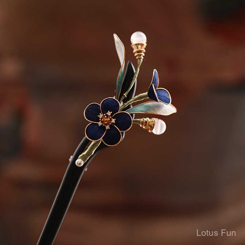 Kẹp tóc handmade từ nhung hoa và gỗ đàn hương - Phụ kiện thời trang dành cho nữ