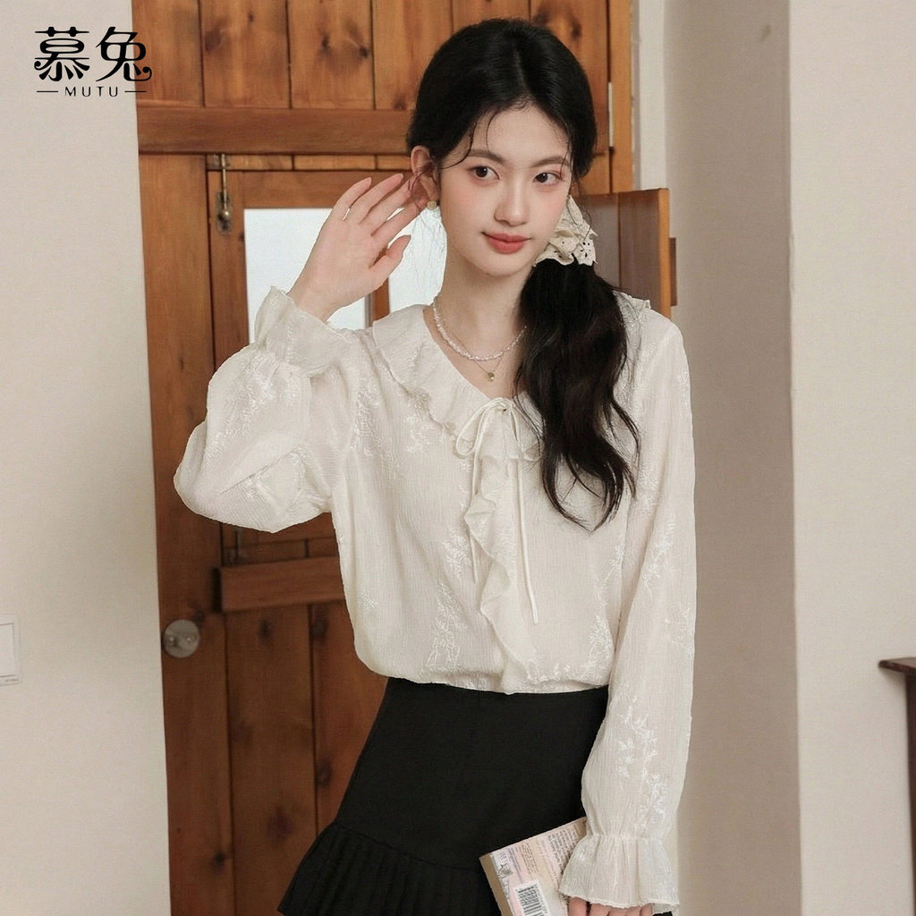 Mutu Pháp Cao Cấp Xù Cổ Chữ V - Áo Sơ Mi Nữ Với Chi Tiết Nơ Ren Nhẹ Nhàng