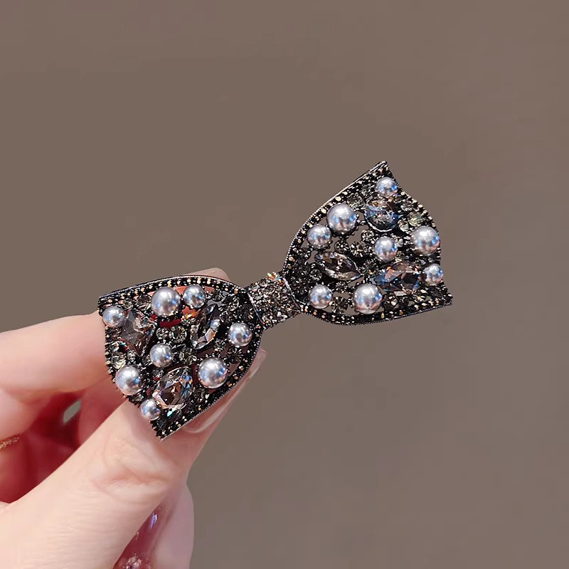 Kẹp Tóc Ngọc Trai Pháp Rỗng, Ánh Sáng Sang Trọng và Kim Cương Giả - Phong Cách Retro Mùa Xuân
