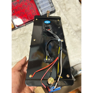 đôi đèn led hậu xe tải 3 ngăn 12v 24v đế sắt loại 1 , đèn lái sau chế lắp cho isuzu, kia, huyndai, xe tàu 2003a AIMVUKES