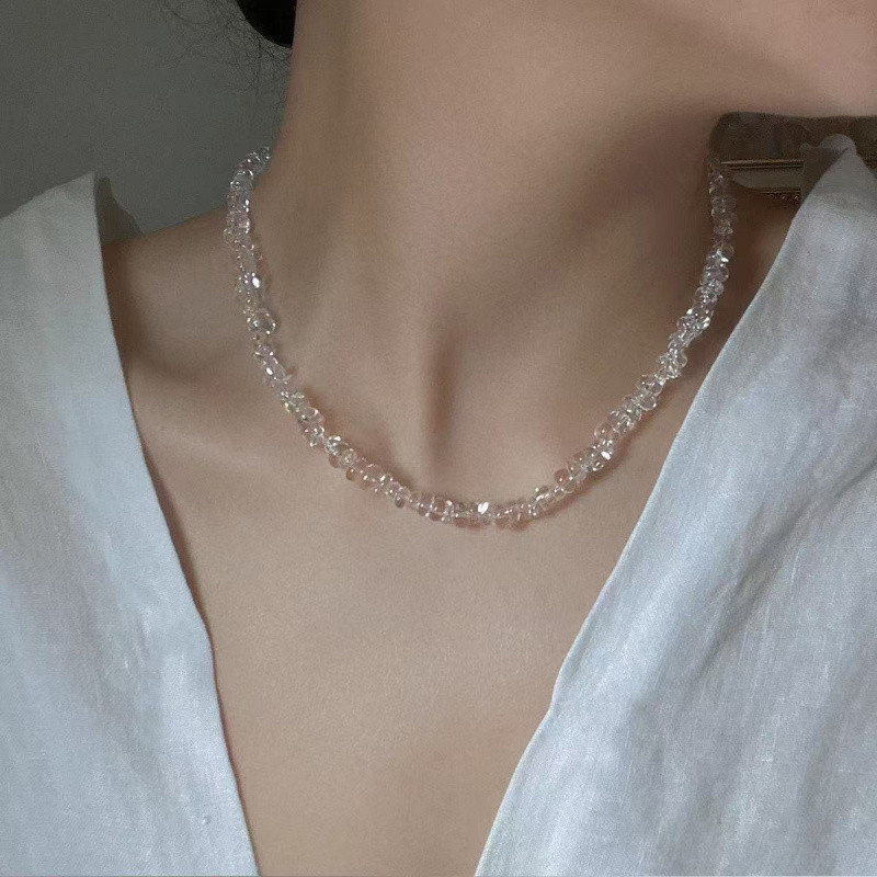 Phụ kiện thời trang dành cho nữ: Vòng cổ chuỗi xương đòn tinh tế, phù hợp