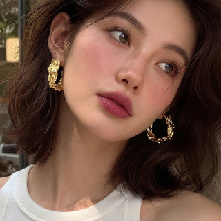 Bông Tai Kim Loại Pleat Không Đều, Thiết Kế Niche Độc Đáo, Sang Trọng Cá Tính Cho Phụ Nữ