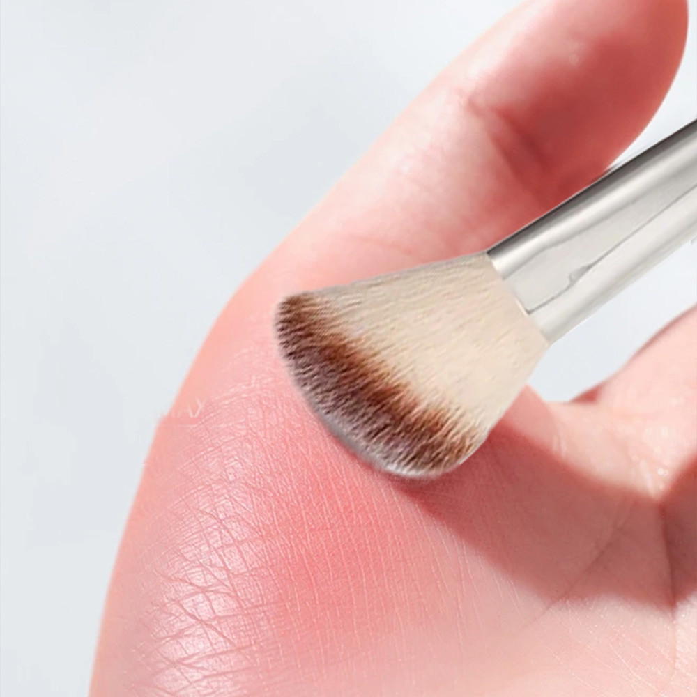 BK BEAUTY 112 Small Angle Facial Brush-Precise Angle Blush Brush