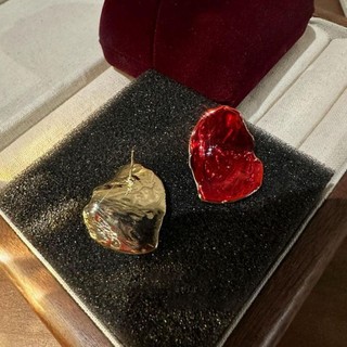 Đôi bông tai nhỏ giọt dầu cổ điển, nhẹ nhàng và sang trọng