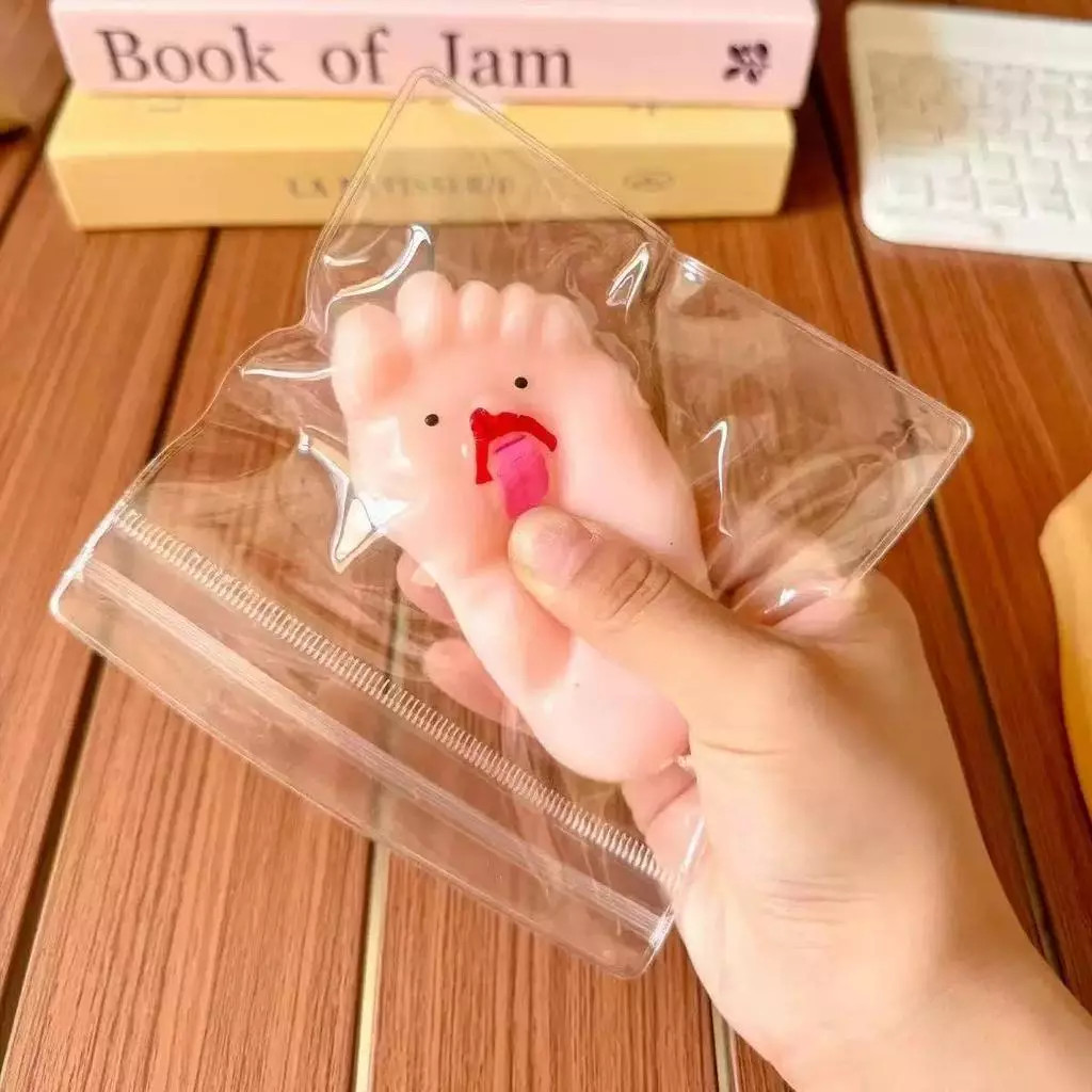 Đồ chơi bóp xả stress hình bàn chân to thè lưỡi – Đàn hồi chậm độc đáo thú vị giải tỏa căng thẳng