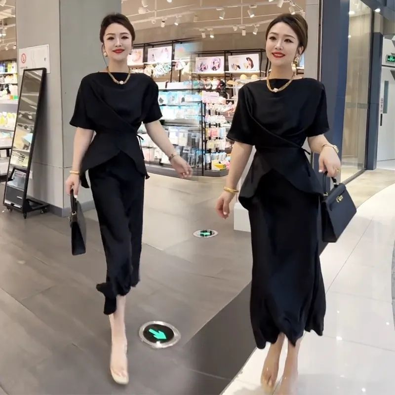Váy Satin Tay Ngắn Dáng Ôm - Phong Cách Mùa Hè Thời Trang 2026