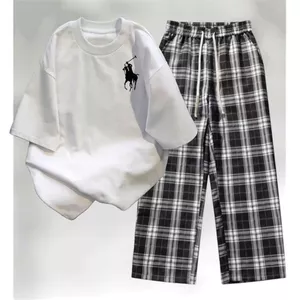 Bộ đồ quần ống rộng caro đen và áo phông oversized in hình ngựa alo -quanao94