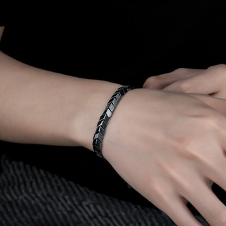 Phụ kiện thời trang nam mới: Vòng tay onyx đen hình kim cương sang trọng
