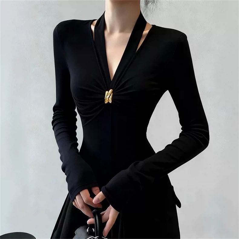 Áo Thun Dài Tay Slim-Fit Cổ Chữ V - Kiểu Dáng Hiện Đại Và Thời Trượng