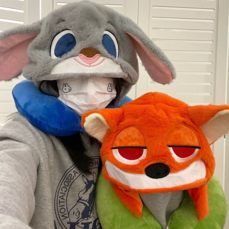 Gối Cổ Chữ U Có Mũ Kitty - Mềm Mại, Giữ Ấm Tốt, Hỗ Trợ Ngủ Thoải Mái Trên Máy Bay & Xe Hơi