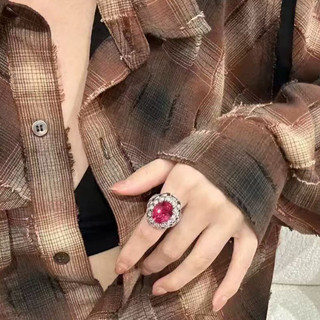 Nhẫn kim cương đỏ corundum phong cách châu Âu, phù hợp cho nữ