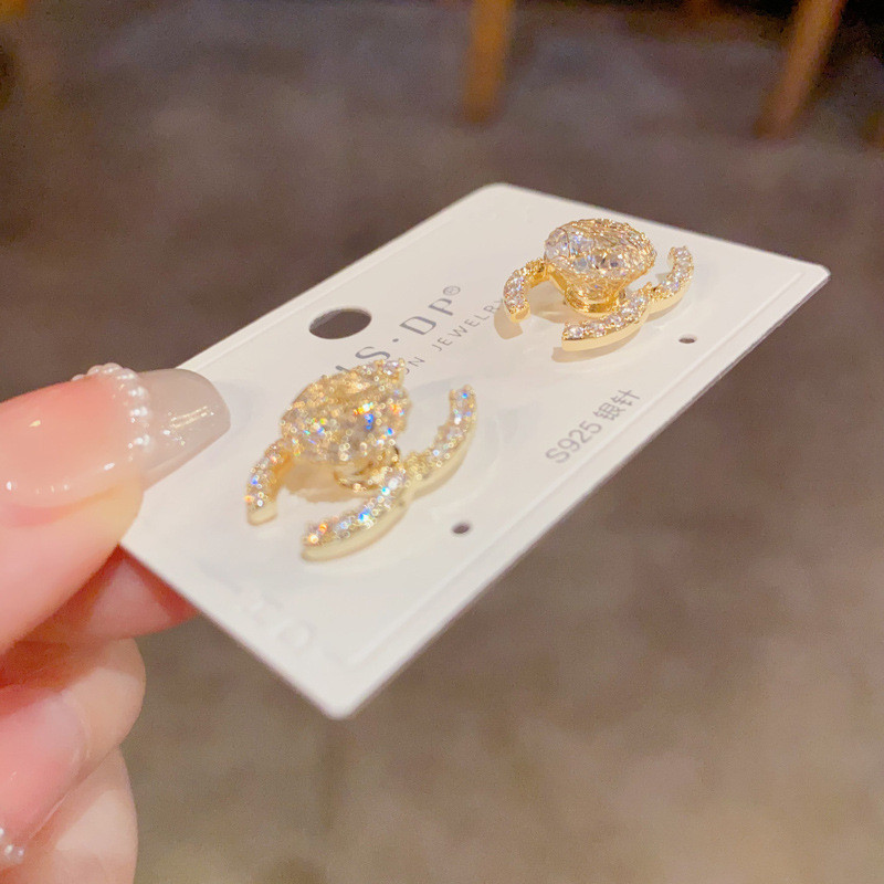 Bông tai Zircon nhỏ thời trang mạ điện màu vàng thật Bông tai đi lại phù hợp cho mọi trận đấu 26.3.16