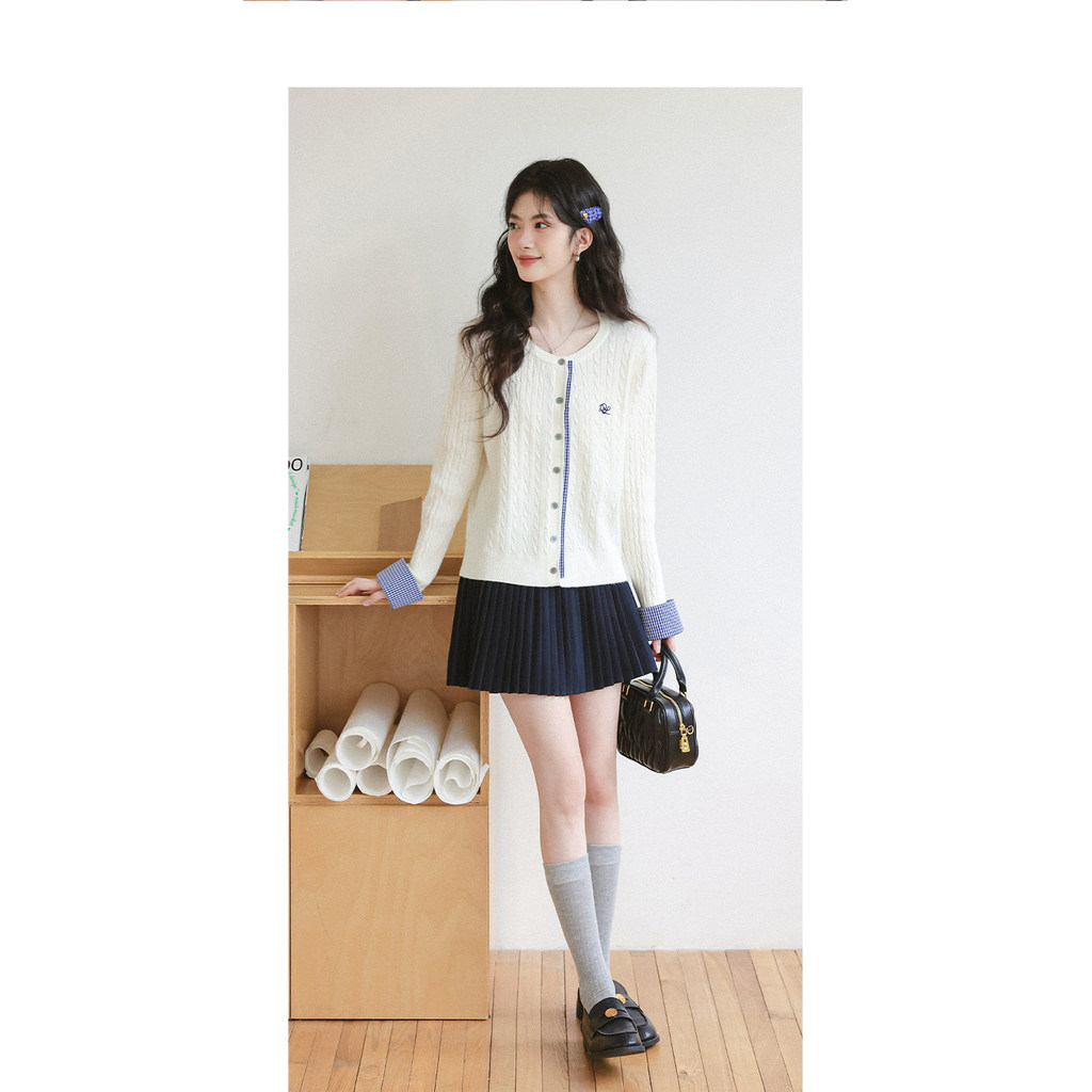 Váy xếp ly phong cách Hàn Quốc preppy, ôm dáng chữ A cho mùa xuân