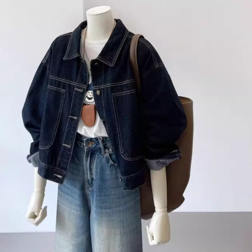 Màu xanh đậm Áo khoác denim ngắn nữ retro lao động, phù hợp xuân thu với túi thiết kế