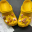 Phụ kiện giày lỗ Good Night Star People Giày dễ thương Hoa Thích hợp cho Crocs Khóa giày giác quan cao cấp Khóa giày có thể tháo rời Khóa giày lỗ Khóa giày Busch Khóa giày Zhibixing ins Hoa giày