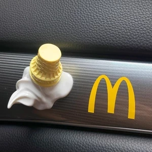 Rơi Kem Trang Trí Xe Hơi Sáng Tạo McDonald 's Nón Hương Kem Nội Thất Ô Tô Điều Khiển Trung Tâm Màn Hình Hiển Thị Phụ Kiện