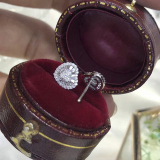 Bông tai nữ phong cách châu Âu và Mỹ, thiết kế kẻ sọc hình trái tim full kim cương zircon