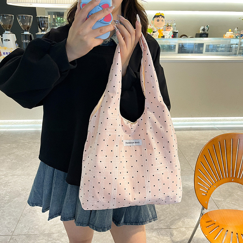 Mùa hè Dung Tích Lớn Chấm Bi Vải Tote Túi Niche Hàng Ngày Đi Lại Nách Đặt Hàng Túi Đeo Vai Nữ Phong Cách Mới Nhẹ Nhàng Phong Cách Di Động V