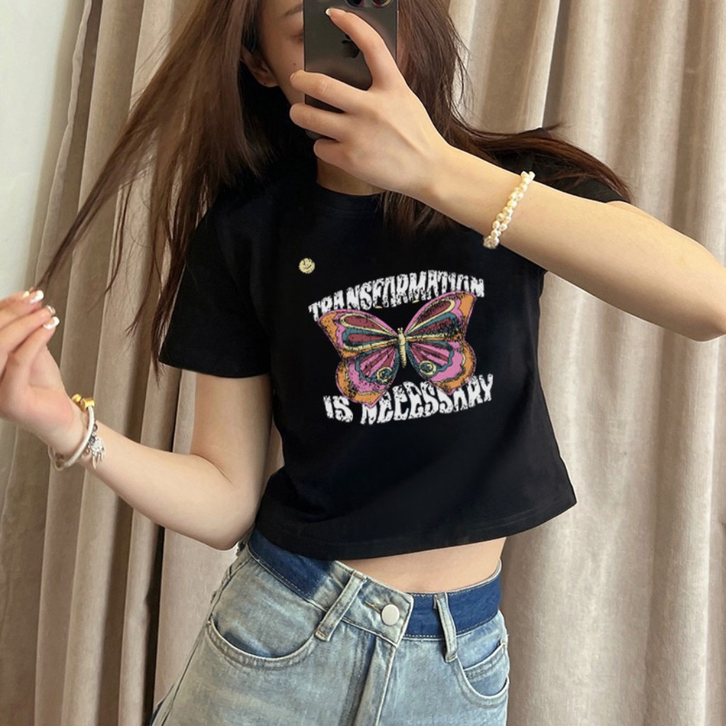 Chiếc áo croptop dễ thương dành cho bé gái này được làm từ chất liệu cao cấp.