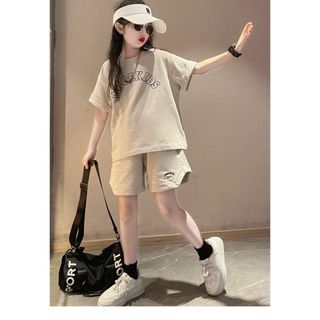 Bộ đồ bé gái mặc hè form rộng – Set áo thun quần short trẻ em cá tính